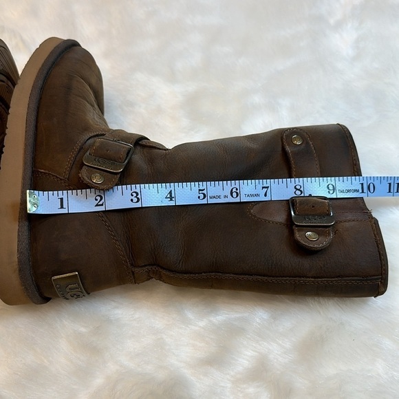 UGGs dark brown boot with a metal UGG Australia on back of boot size US 5 - Picture 7 of 14